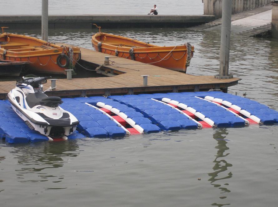 Plastic-Floating-Docks